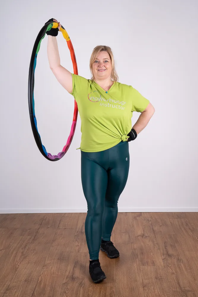 Christel Held mit Powerhoop-Reifen