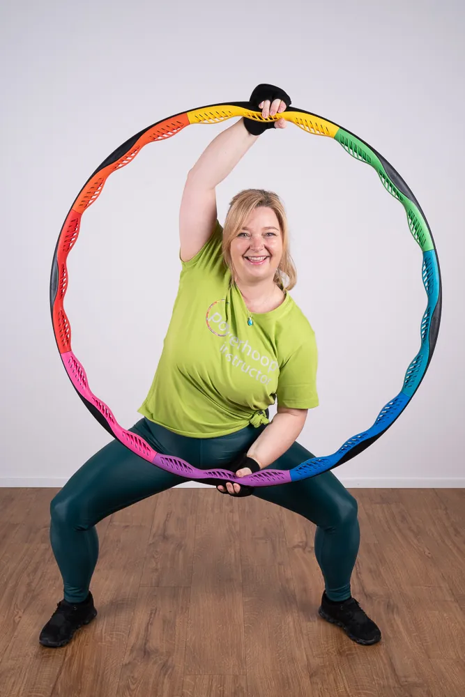 Hula-Hoop Gruppe im Freien